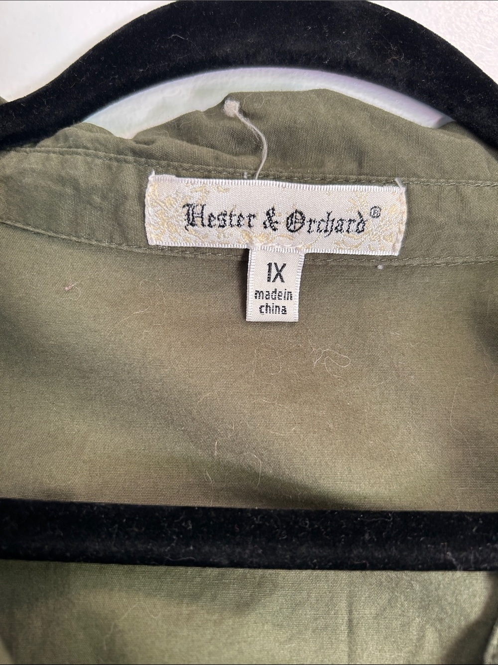 Olive Button-Down Roll-Sleeve Shirt - Women - Picture 2 of 3